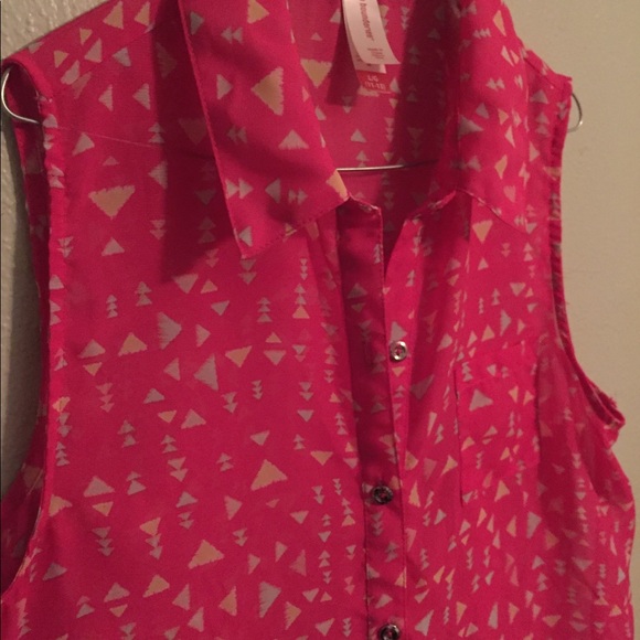 ✨Pink sleeveless top✨ - Picture 2 of 2